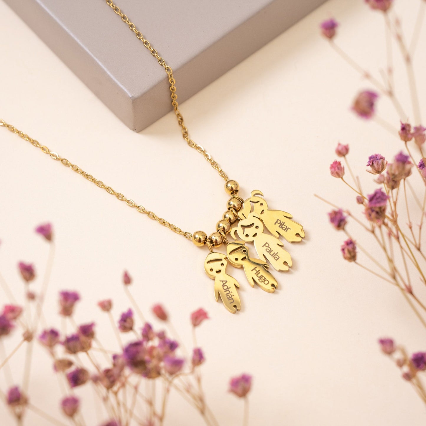 Personalized Necklace - "Family" ES