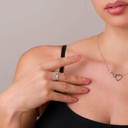 Elegant Knot Ring in Rose Gold