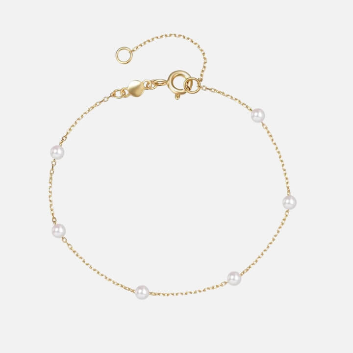 Elegant six-bead bracelets for a timeless style