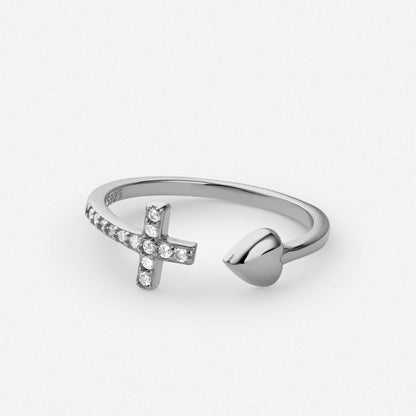 Elegant Crossed Heart-Shaped Ring
